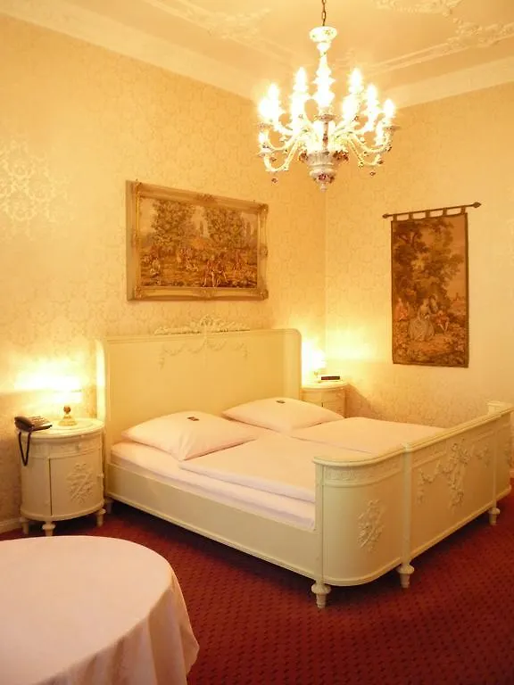 Villa Toscana Berlin Bed & Breakfast
